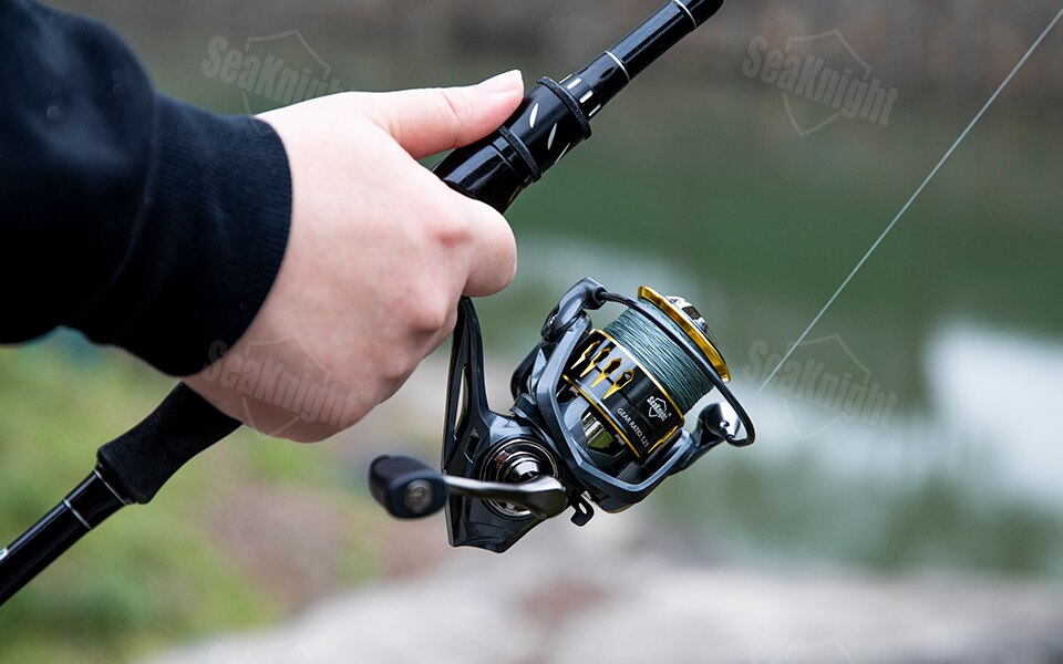 SeaKnight Brand ARCHER2 Series Fishing Reel 5.2:1 4.9:1 MAX Drag Power 28lbs Aluminum Spool Fish Alarm Spinning Reel 2000-6000