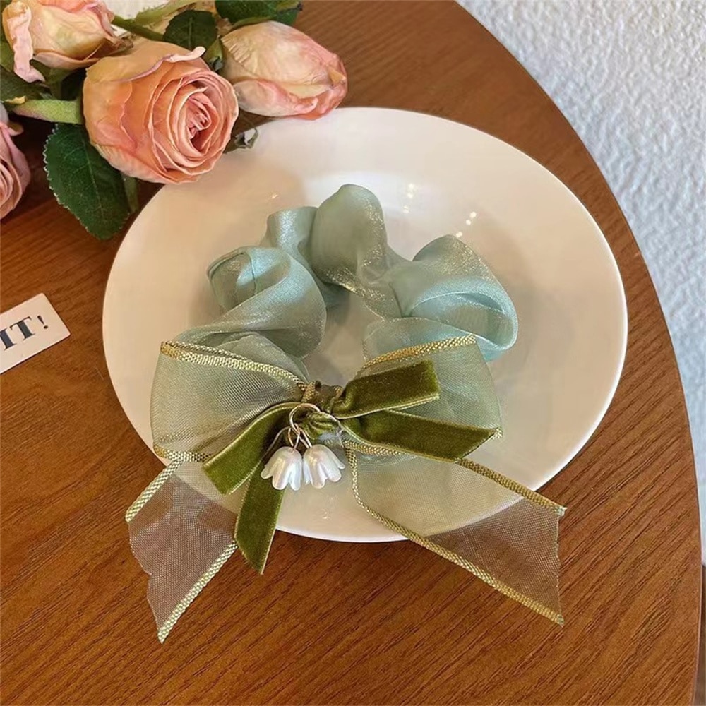 French Classic Camellia Hair Rope Spring Summer Scrunchies Ladies Large Intestine Hair Ring Gentle Temperament Flower Hair Tie French Classic Camellia Hair Rope Spring Summer Scrunchies Ladies Large Intestine Hair Ring Gentle Temperament Flower Hair Tie