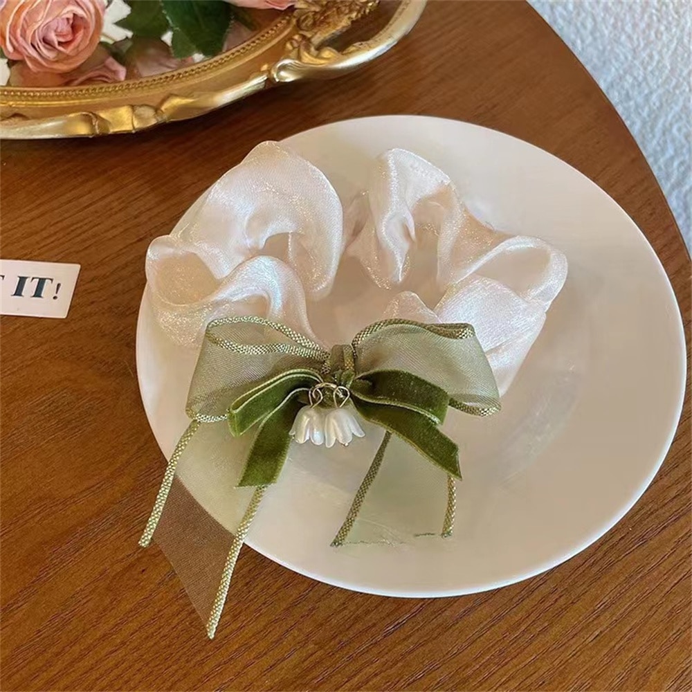 French Classic Camellia Hair Rope Spring Summer Scrunchies Ladies Large Intestine Hair Ring Gentle Temperament Flower Hair Tie French Classic Camellia Hair Rope Spring Summer Scrunchies Ladies Large Intestine Hair Ring Gentle Temperament Flower Hair Tie