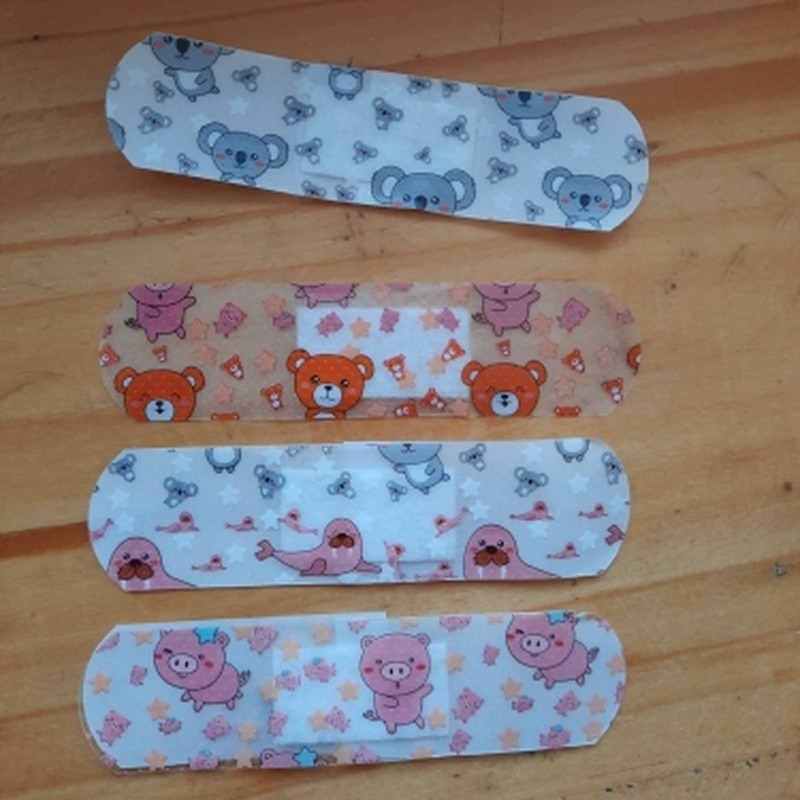 100pcs Waterproof Breathable Cute Cartoon Band Aid Hemostasis Adhesive Bandages First Aid Emergency Kit For Kids Children 100pcs Waterproof Breathable Cute Cartoon Band Aid Hemostasis Adhesive Bandages First Aid Emergency Kit For Kids Children