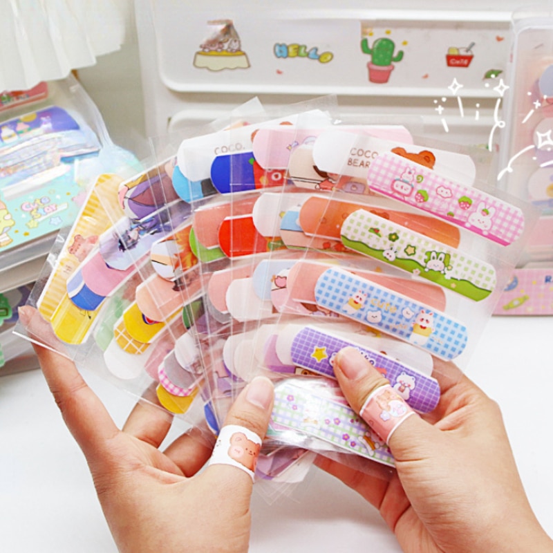 80pcs/lot Cute Cartoon Band Aid Bandage Hemostatic Sticker Breathable Waterproof Bandages First Aid Emergency Kit for Children 80pcs/lot Cute Cartoon Band Aid Bandage Hemostatic Sticker Breathable Waterproof Bandages First Aid Emergency Kit for Children
