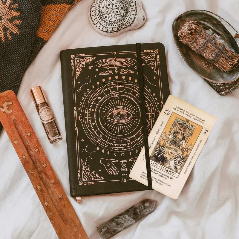 New Meaning Beginners Tarot with Meanings on Them on the Cards Keywords Reversed Chakra Planet Zodiac Element medium size Lean