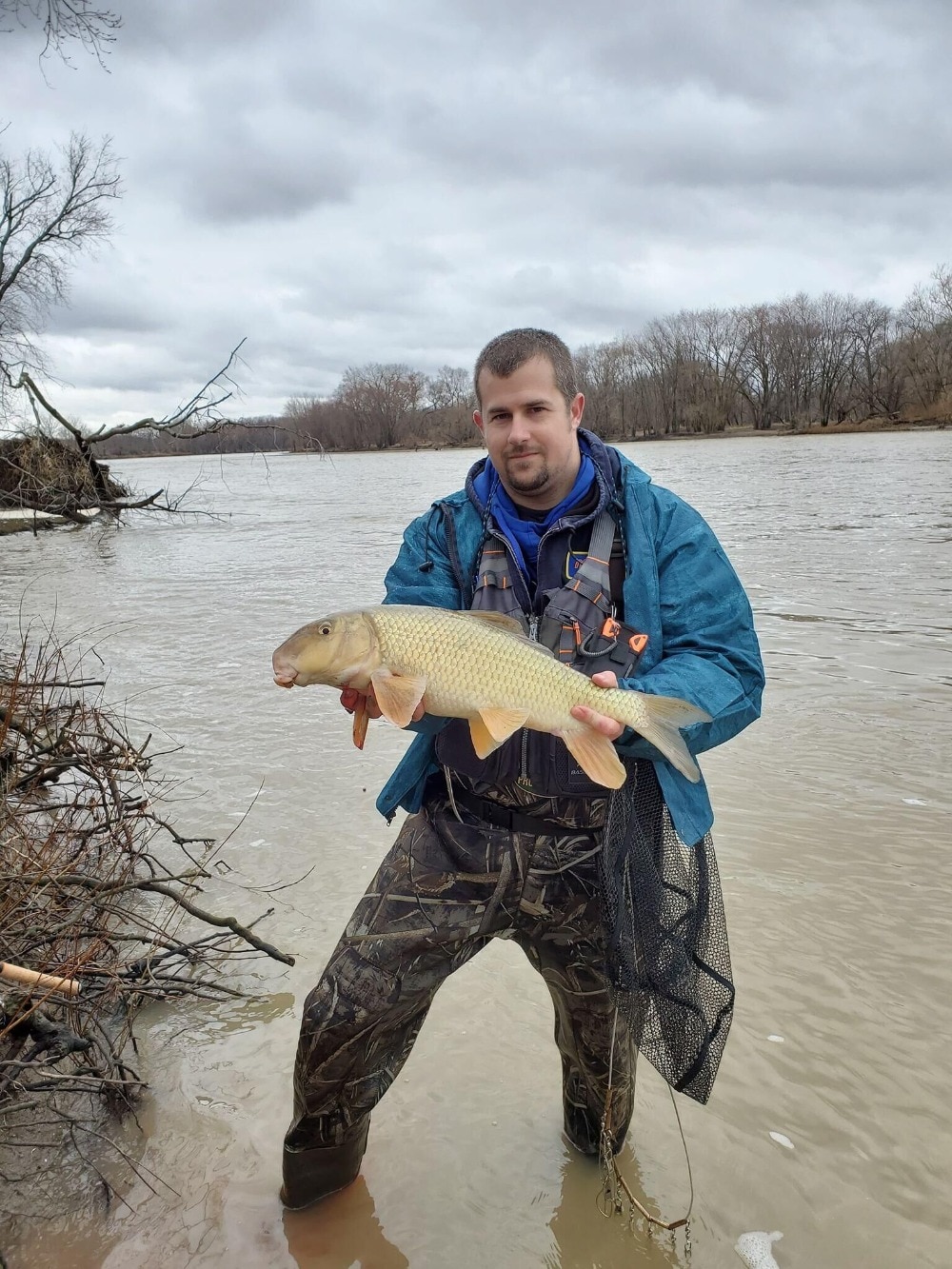 Bassdash Breathable Fishing Vest Outdoor Sports Fly Swimming Adjustable Vest Fishing Tackle